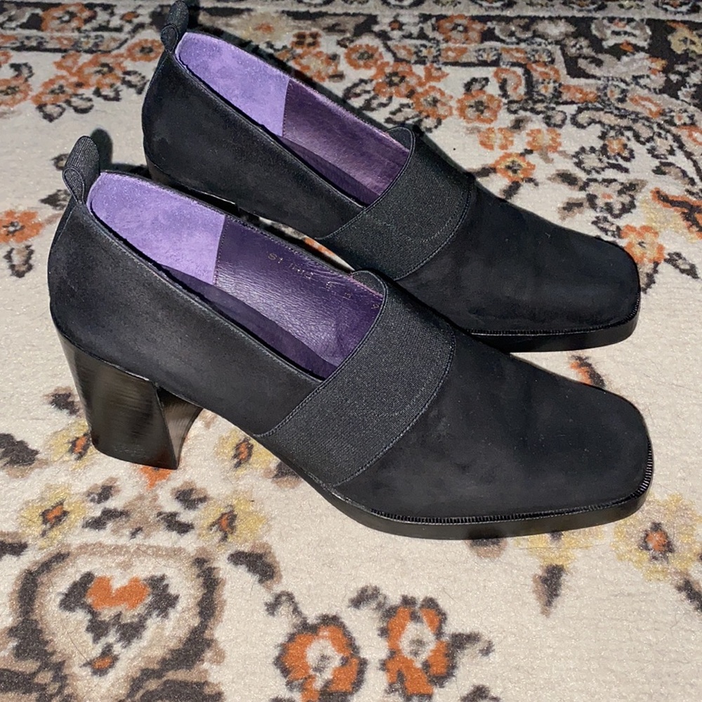 Donald Pliner “Iris” suede Shoes.